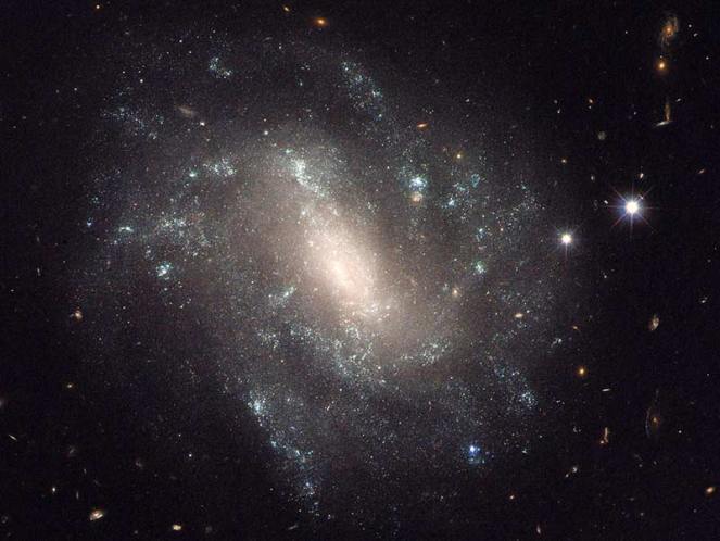 hubbleuniverse800